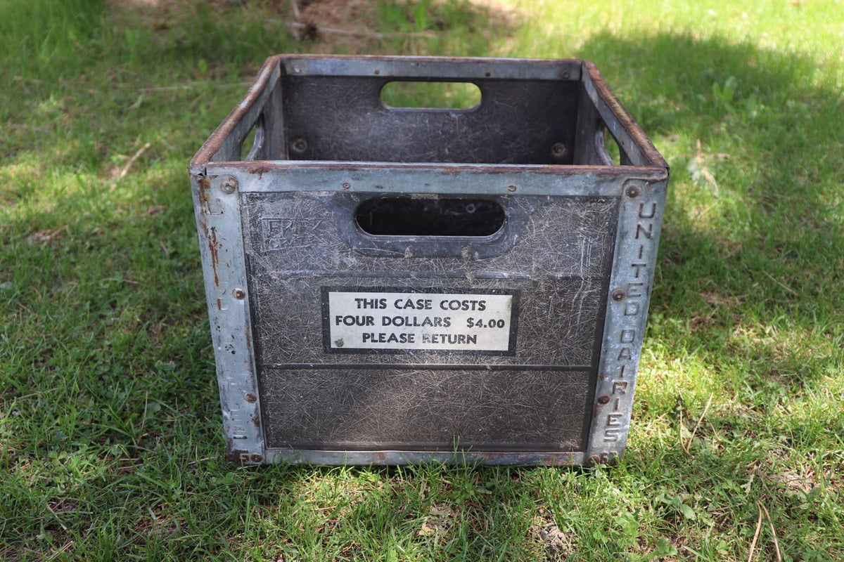 Vintage Milk Crate - United Dairies - Erie Crate – Ma Mère et Moi Antiques