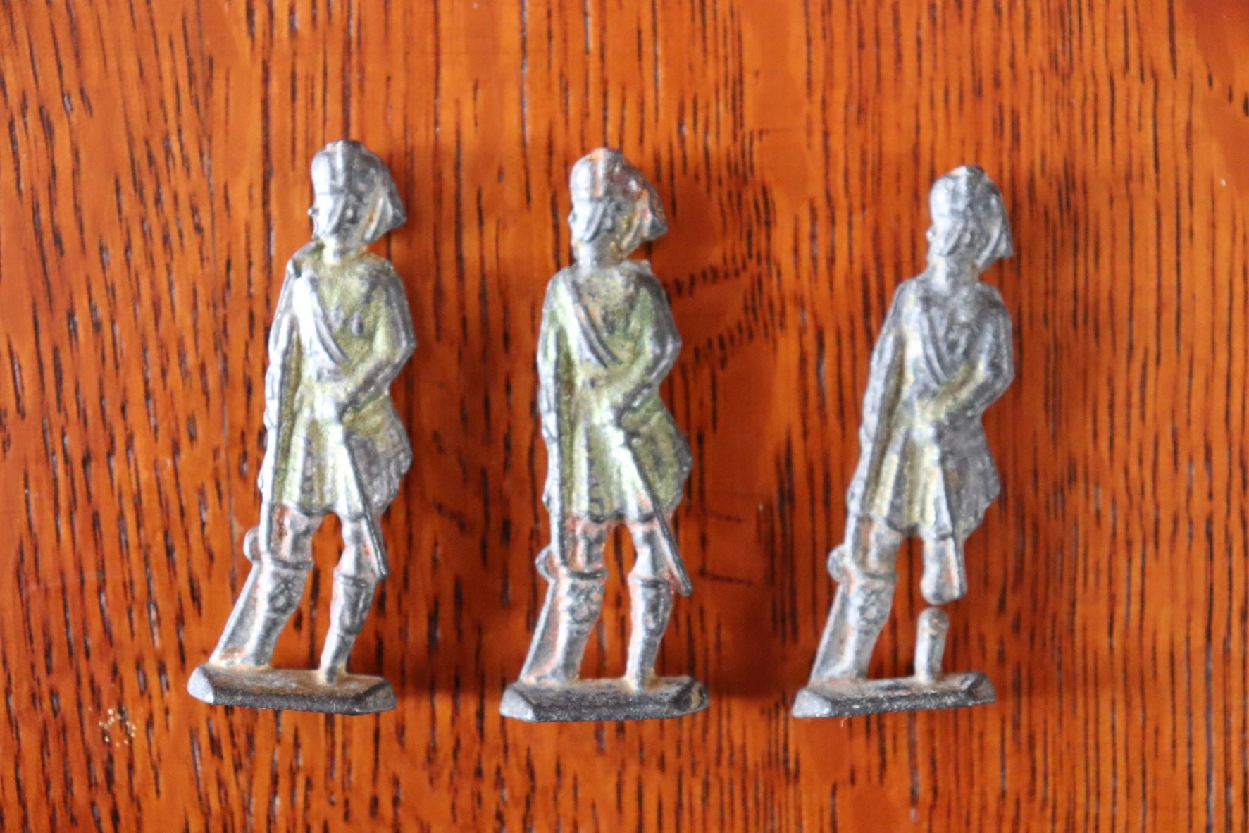 Lot Of 3 Old Tin Toy Soldiers - Flats?