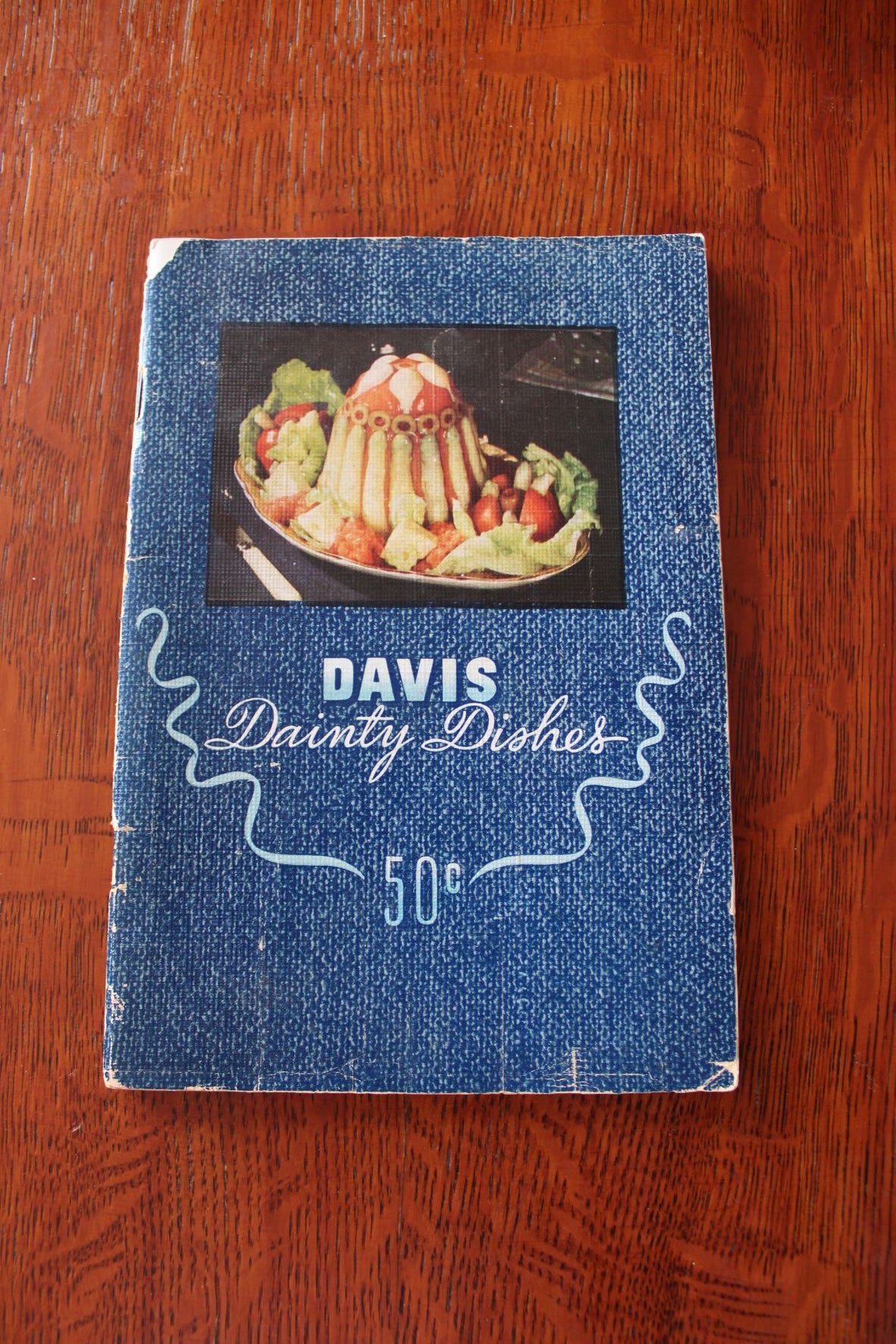 Davis Dainty Dishes. The Davis Gelatine Organization. 1946