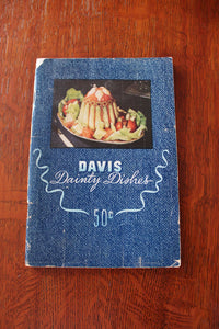 Davis Dainty Dishes. The Davis Gelatine Organization. 1946