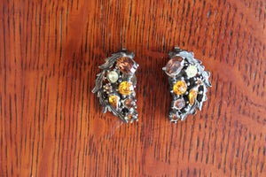 Vintage Pair Of Lisner Clip On Earrings