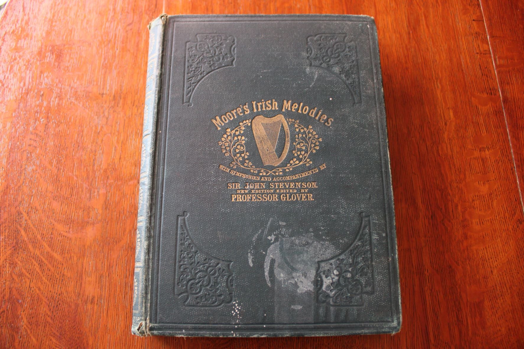 Moore's Irish Melodies With Symphonies And Accompaniments