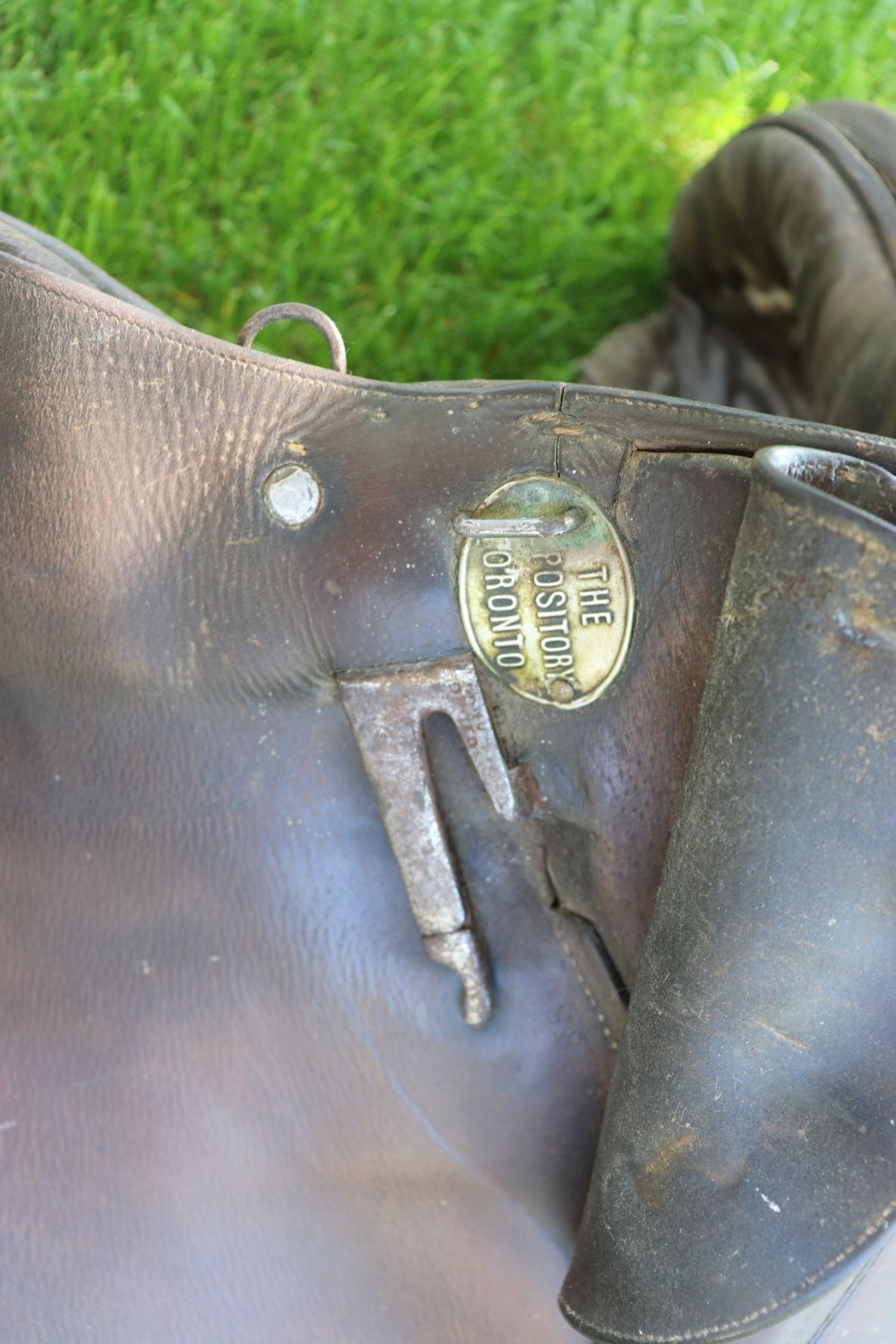 Vintage Leather Saddle - English Style