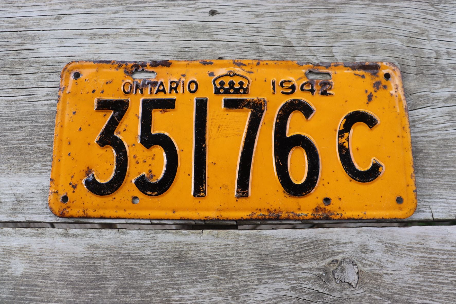 Ontario 1942 License Plate