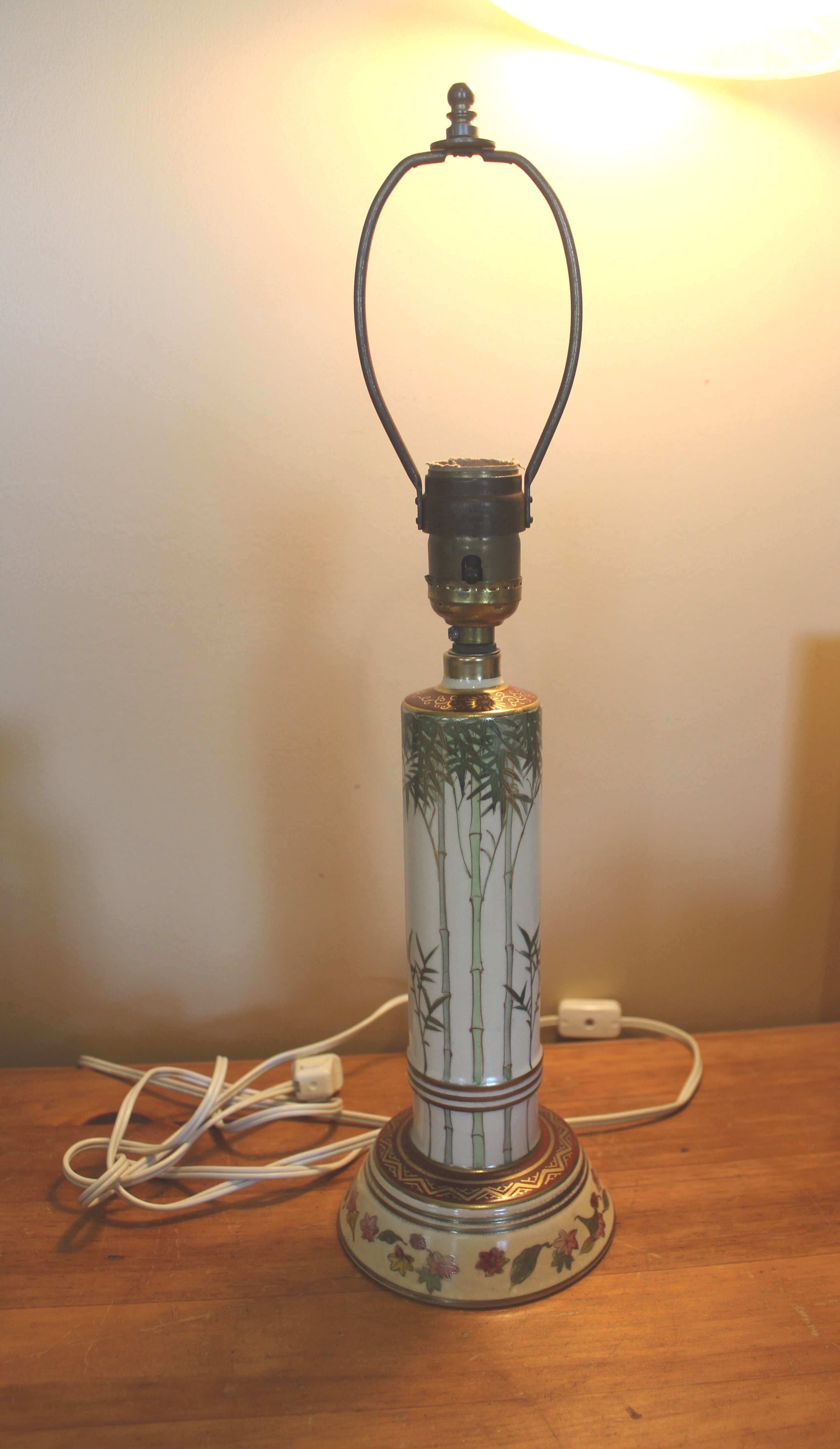 Vintage Table Lamp With Bamboo Designs