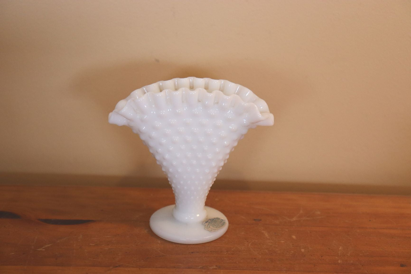 Small Vintage Fenton Milk Glass Fan Vase With Ruffled Edge