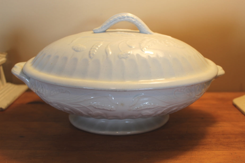 Old Covered Vegetable Bowl - Canada Pattern