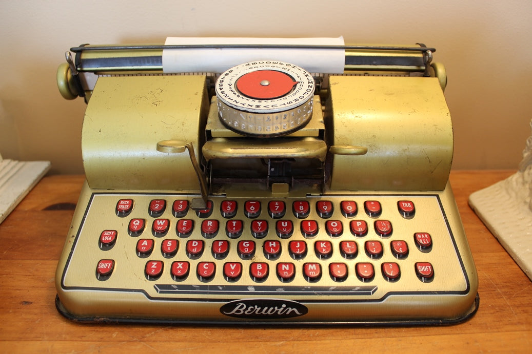 Vintage Tin Toy Typewriter